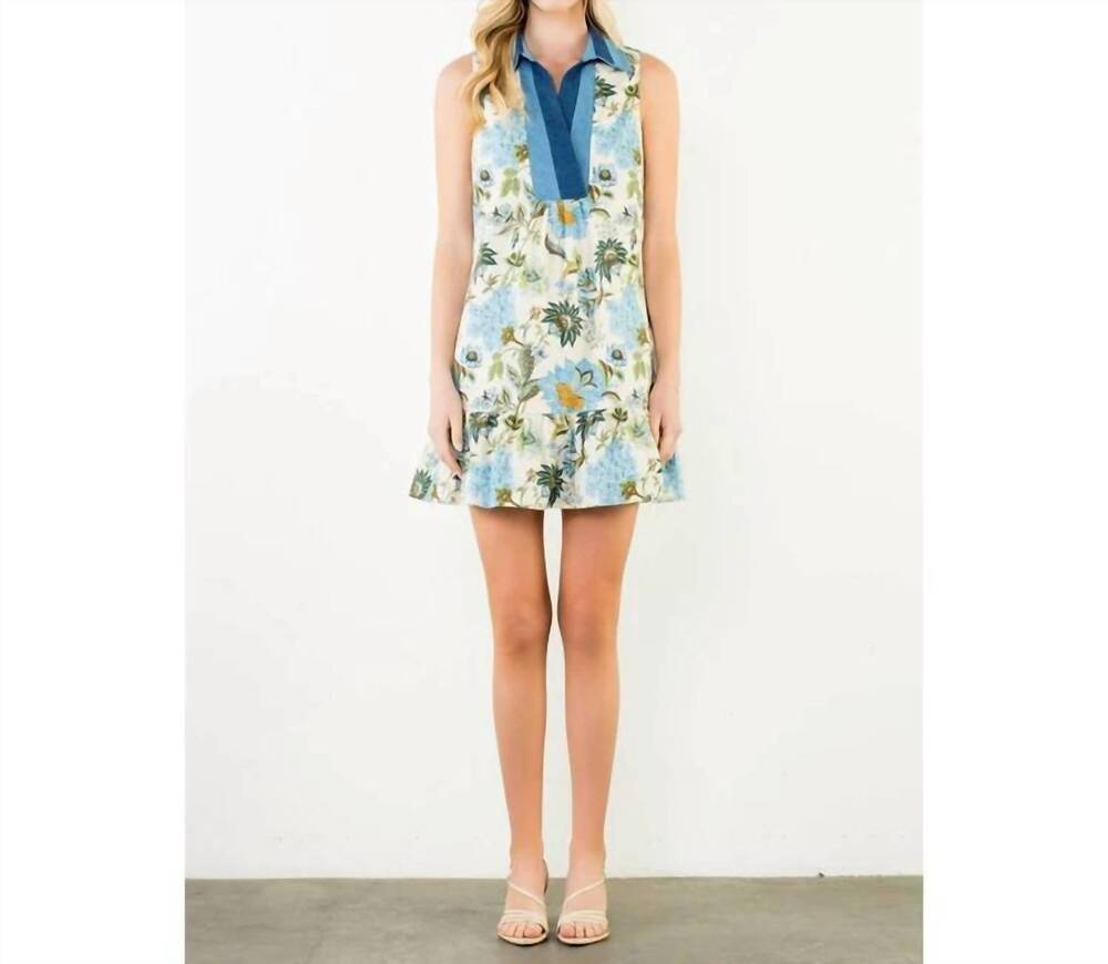 NEW THML sleeveless floral pattern dress in blue